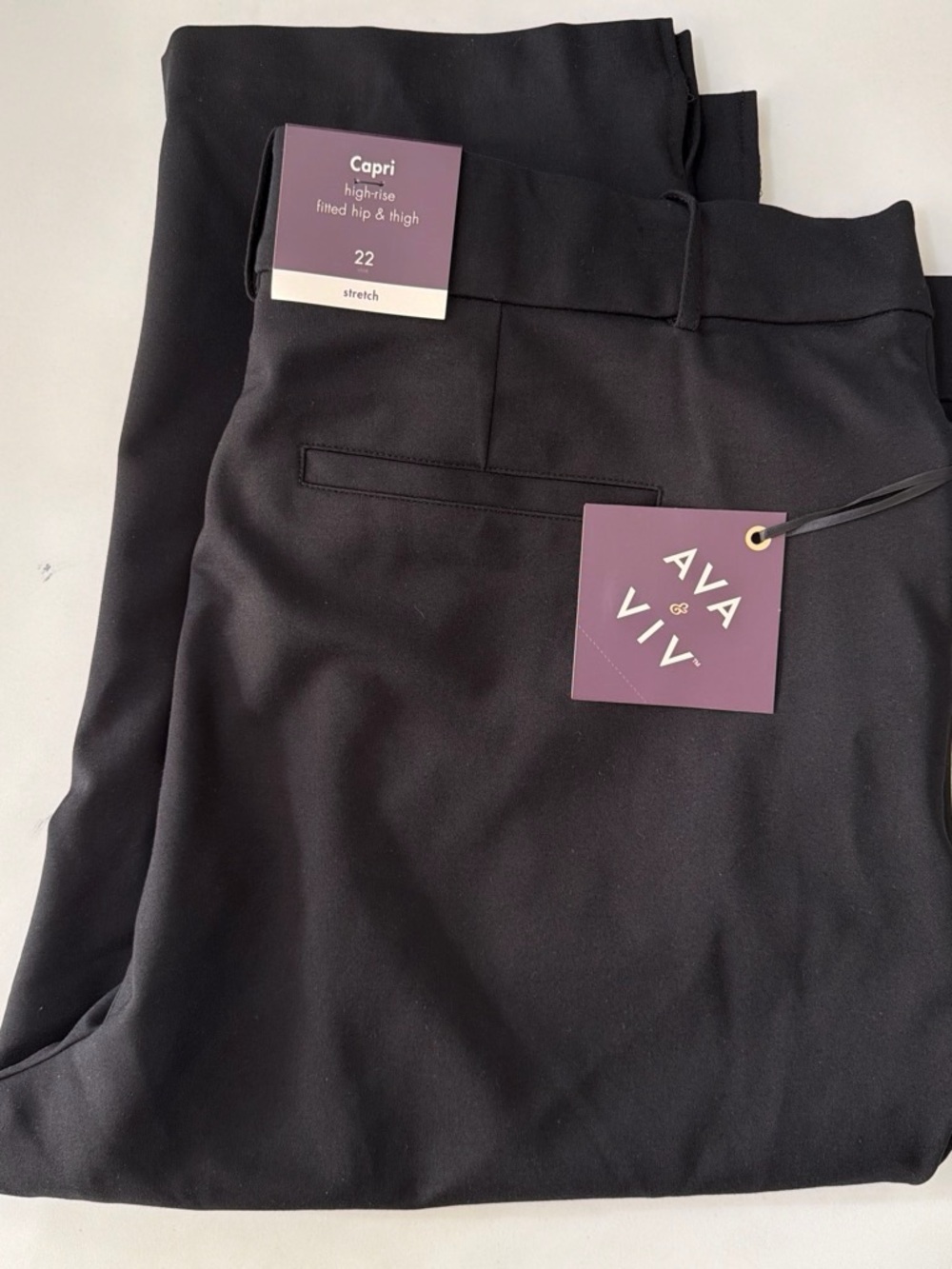 Ava & Viv Black High-Rise Capri Stretch Pants